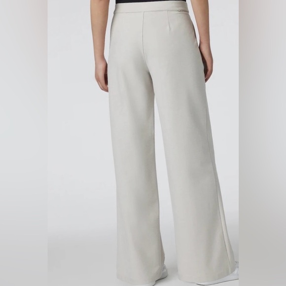 Vuori Elevation Trouser Dreamknit Move Pleated Pants Ecru Heather Small - Picture 2 of 6